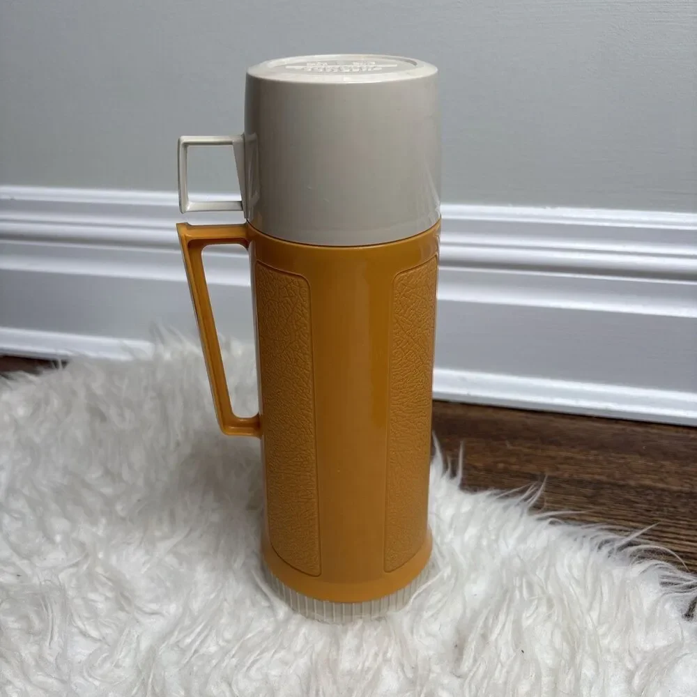 Vintage Thermos King Seeley Vacuum Bottle Harvest Gold / Beige Holds 16 oz CLEAN